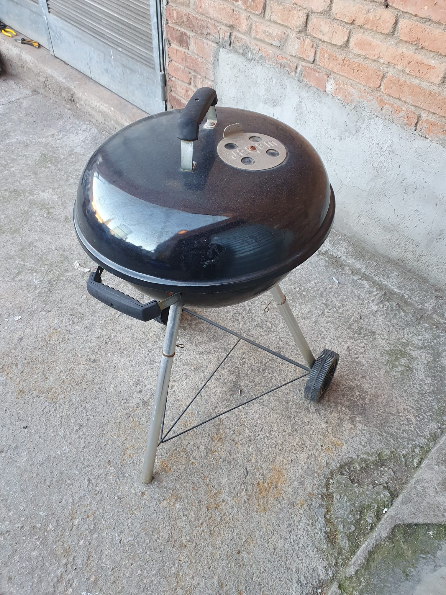 barbacoa metal 80x57x60 1u.